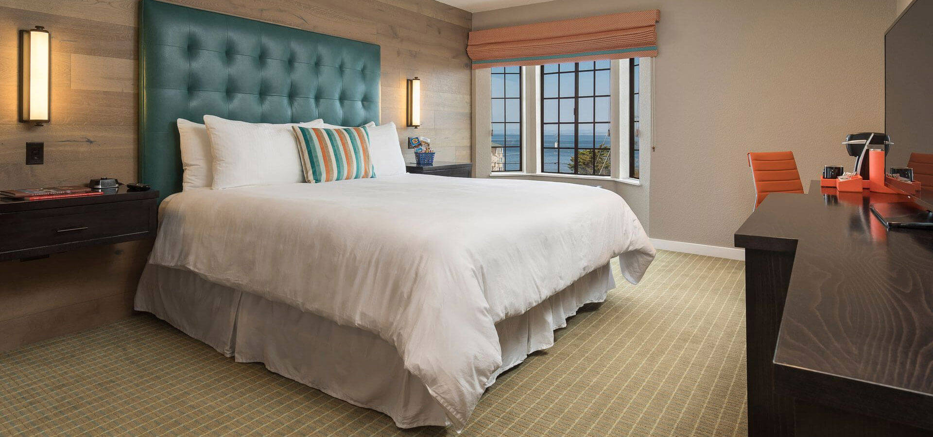 Stay in Monterey Bay Inn, California Hotel